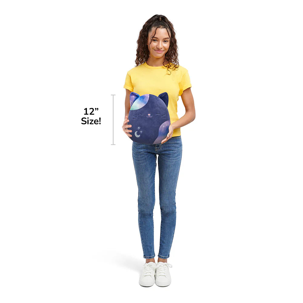 Squishmallows – Metta, die dunkelblaue Katze mit himmlischen Punkten
